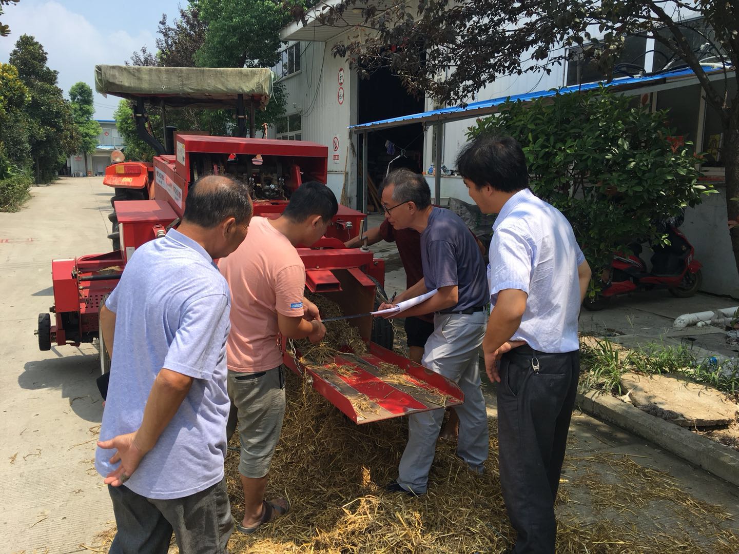 清达：安徽省农机鉴定站领导到集团鉴定农机